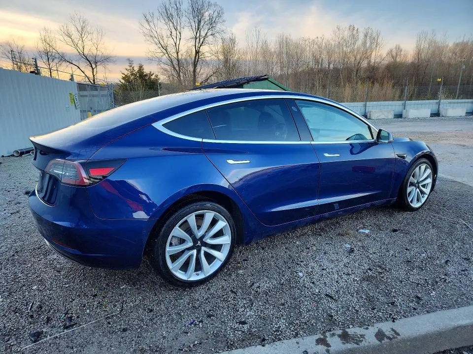 2018 TESLA MODEL 3   