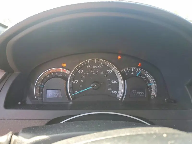 2012 TOYOTA CAMRY SE  