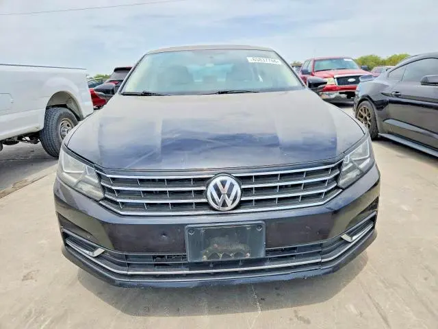 2017 VOLKSWAGEN PASSAT SE  