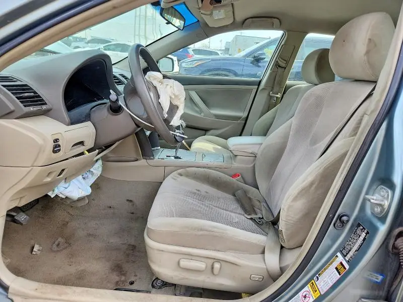 2010 TOYOTA CAMRY LE  