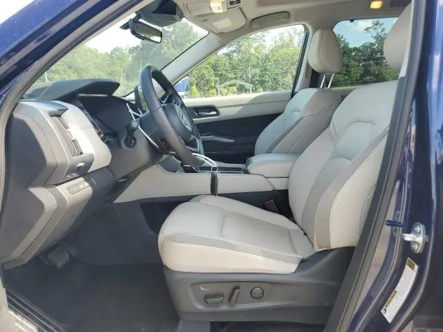 2024 NISSAN PATHFINDER SL  