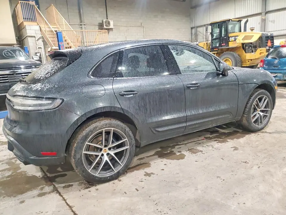 2024 PORSCHE MACAN   