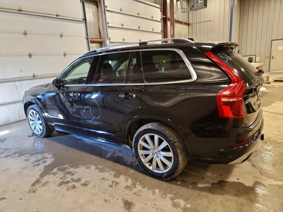 2016 VOLVO XC90 T6  