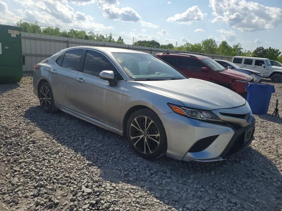 2019 TOYOTA CAMRY SE  