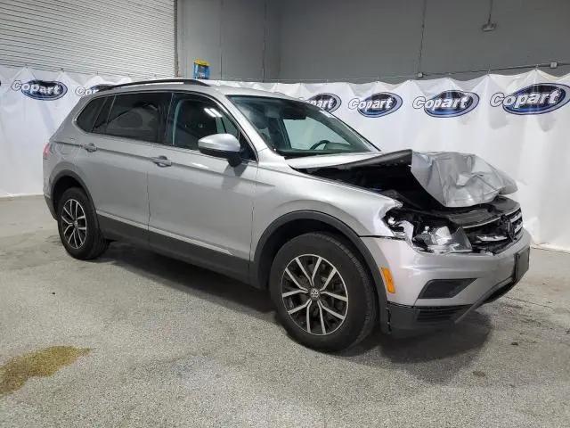 2021 VOLKSWAGEN TIGUAN SE  