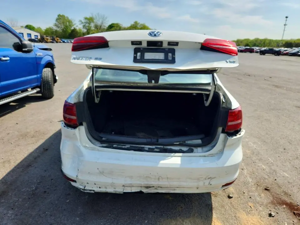2016 VOLKSWAGEN JETTA SE  