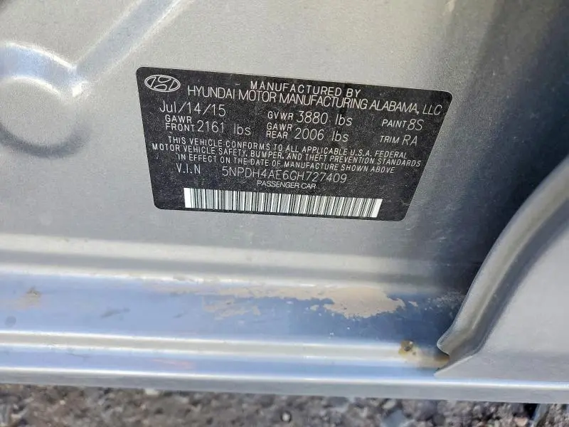 2016 HYUNDAI ELANTRA SE  
