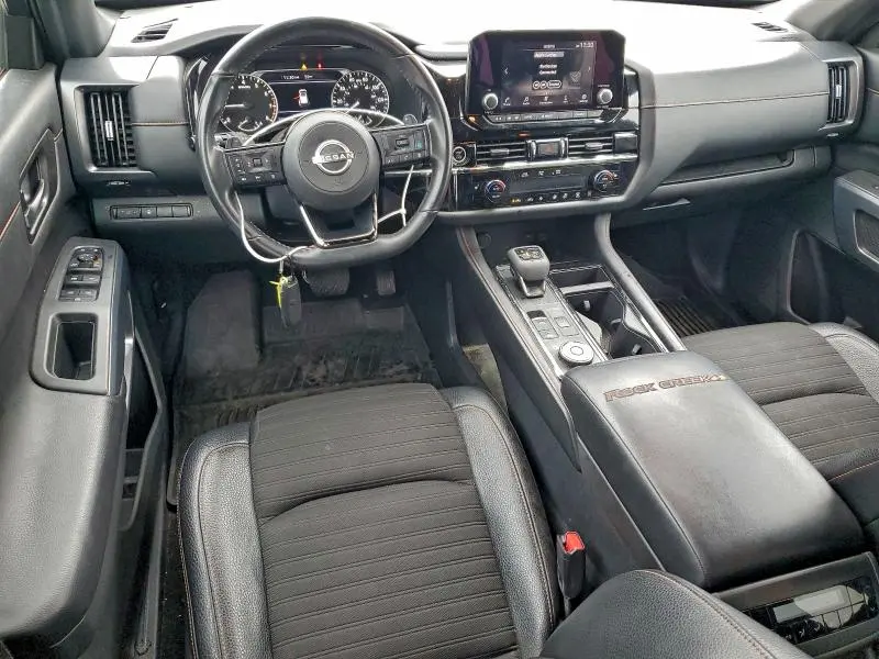 2023 NISSAN PATHFINDER SV  