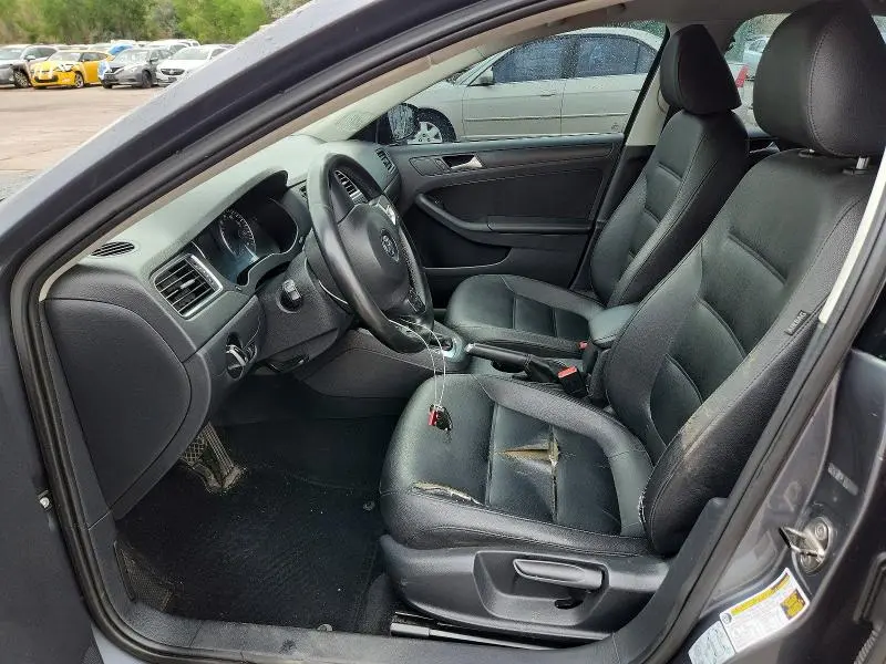 2012 VOLKSWAGEN JETTA SE  
