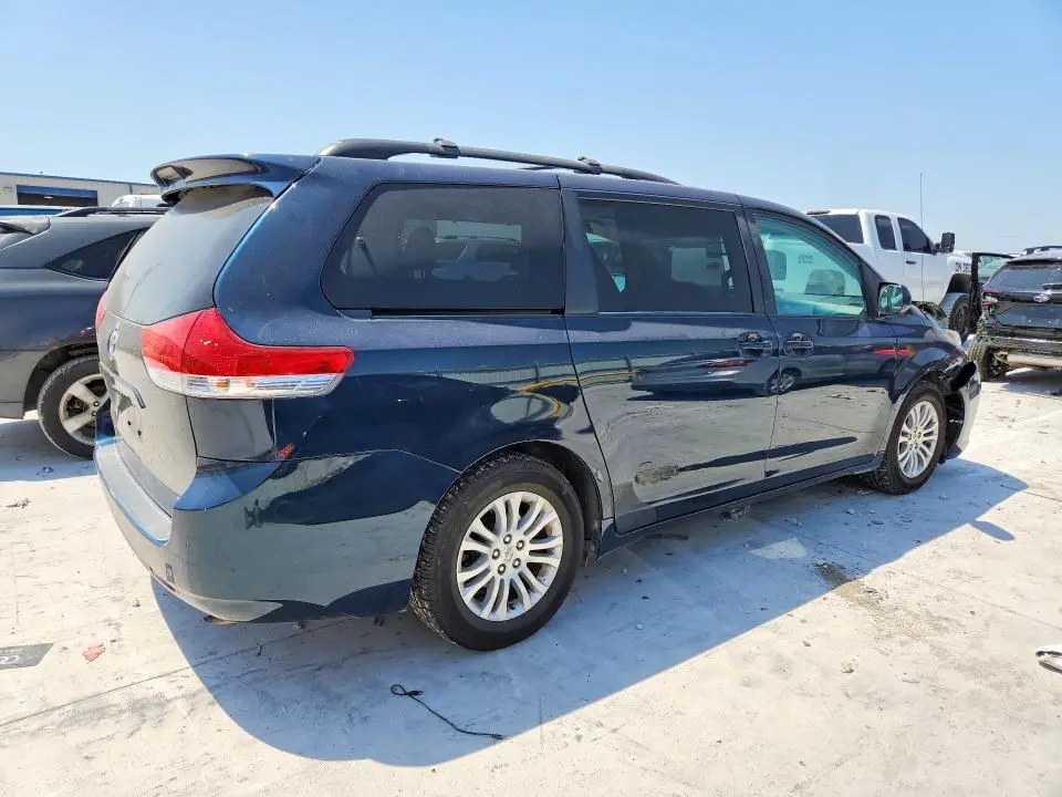 2011 TOYOTA SIENNA XLE 8-PASSENGER  