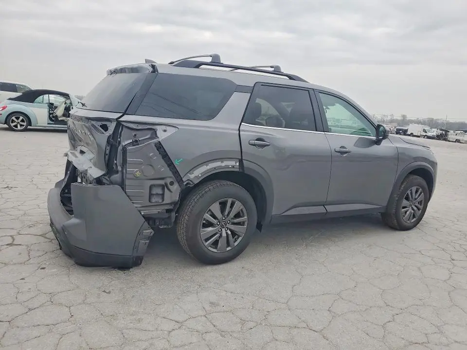 2025 NISSAN PATHFINDER SV  