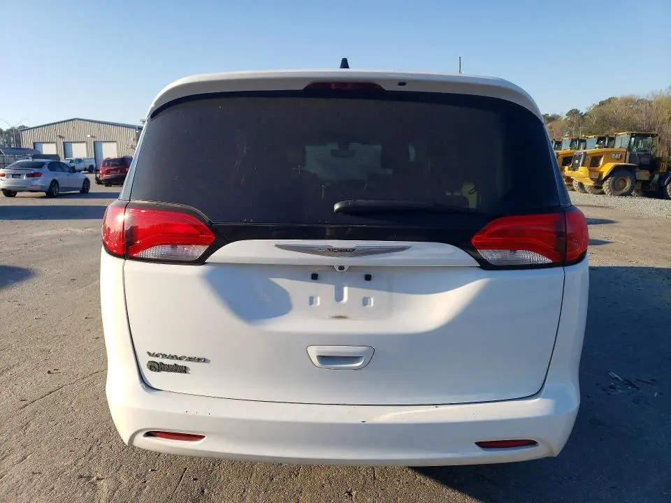 2021 CHRYSLER VOYAGER   