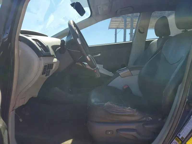 2013 TOYOTA PRIUS TWO  