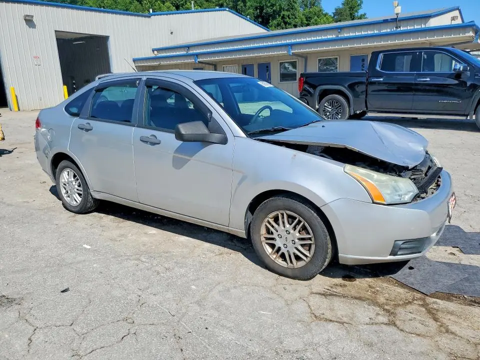 2010 FORD FOCUS SE  