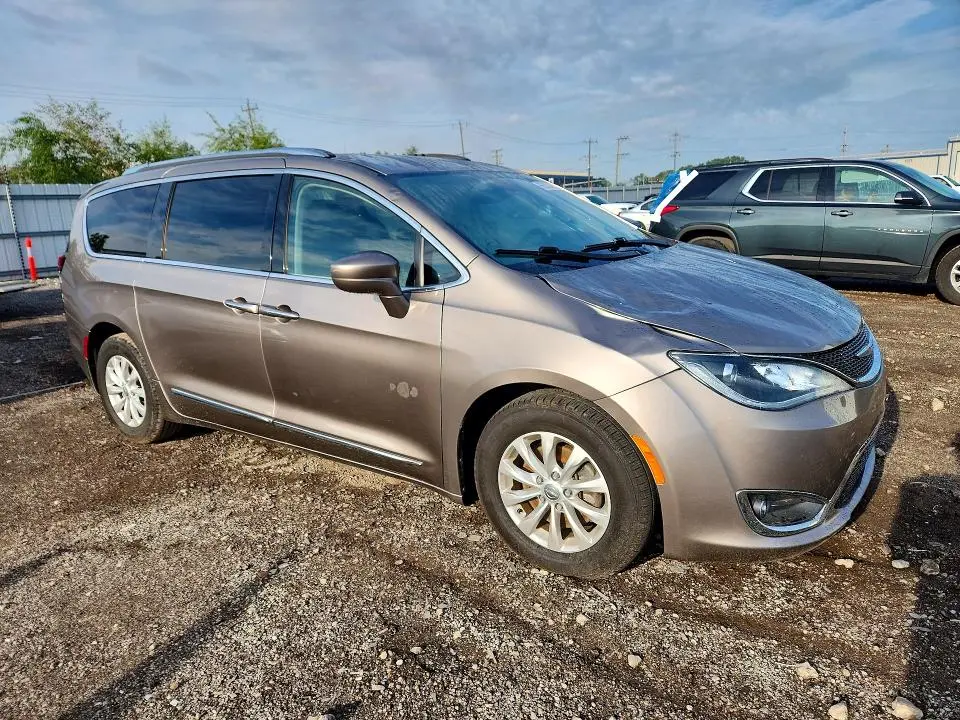 2018 CHRYSLER PACIFICA TOURING L PLUS  