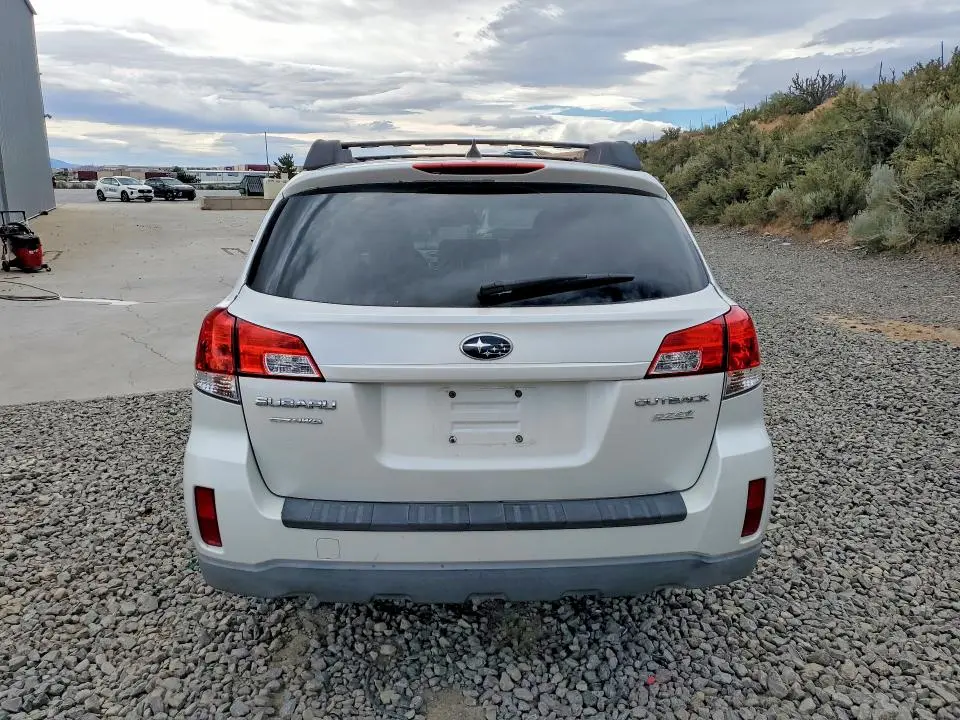 2011 SUBARU OUTBACK 2.5I PREMIUM  