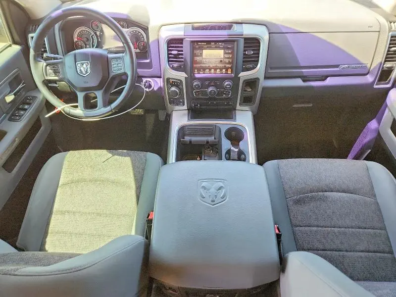 2016 RAM 1500 SLT  