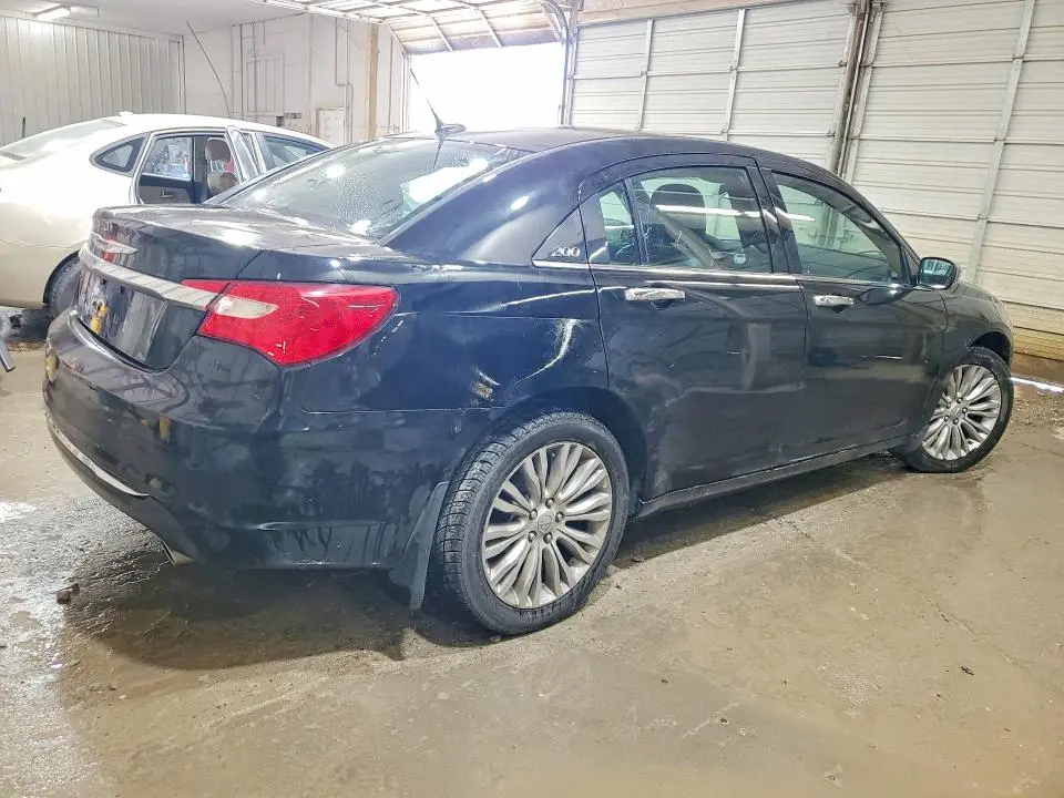 2011 CHRYSLER 200 LIMITED  