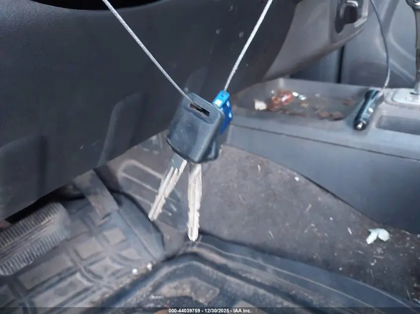 2017 NISSAN FRONTIER SV