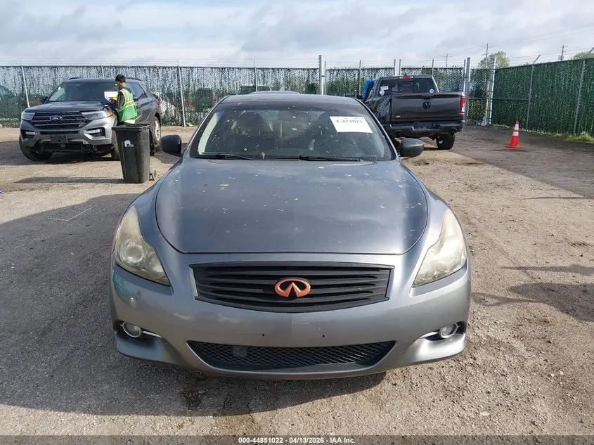 2011 INFINITI G37 JOURNEY