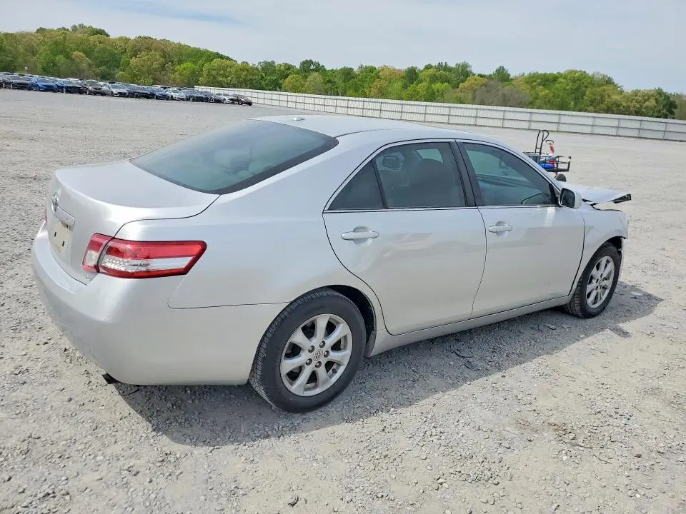 2011 TOYOTA CAMRY LE  