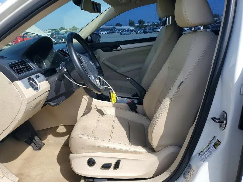 2012 VOLKSWAGEN PASSAT SE  