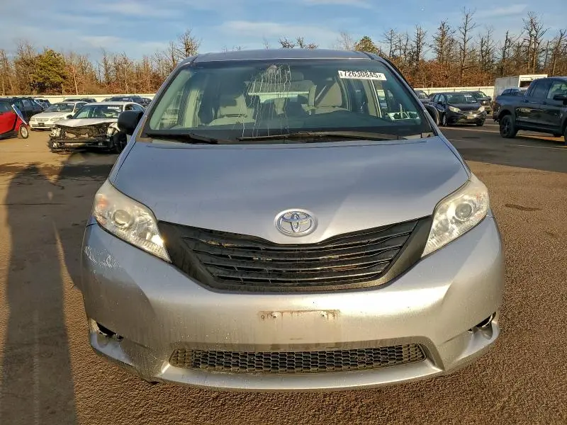 2015 TOYOTA SIENNA   