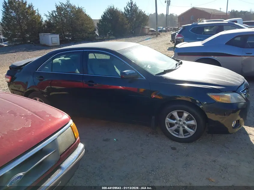 2011 TOYOTA CAMRY LE