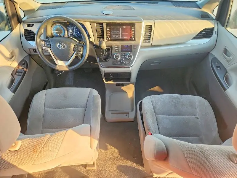 2019 TOYOTA SIENNA   
