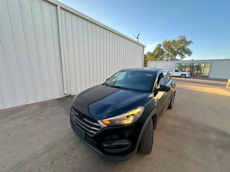 2016 HYUNDAI TUCSON SE  