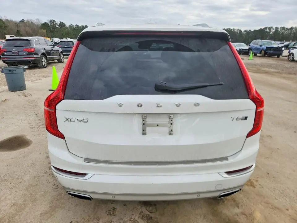 2017 VOLVO XC90 T6  