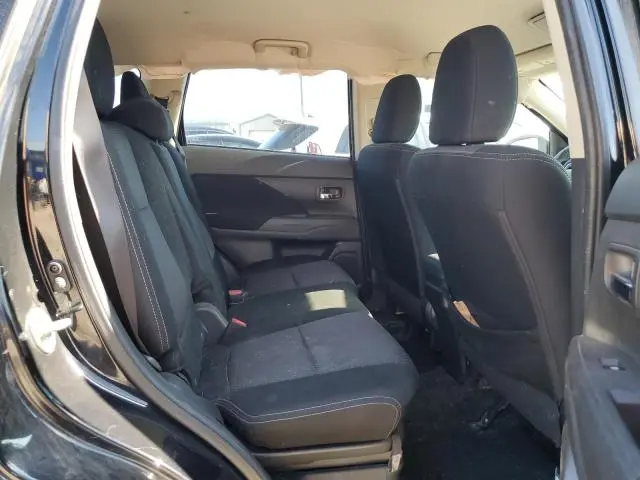 2016 MITSUBISHI OUTLANDER SE  