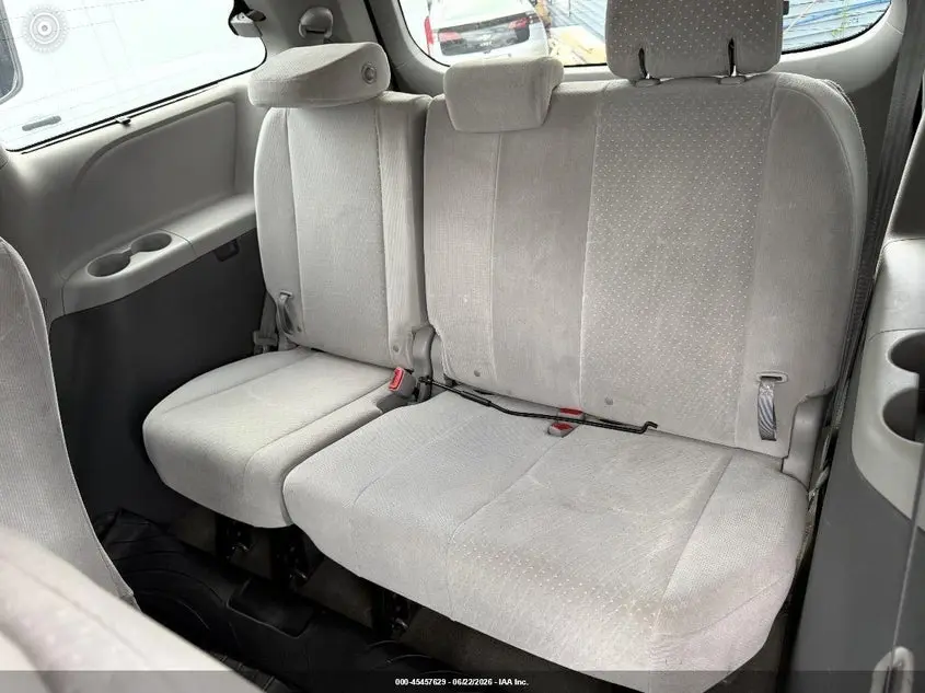 2017 TOYOTA SIENNA LE 8 PASSENGER