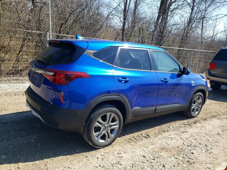 2021 KIA SELTOS LX  