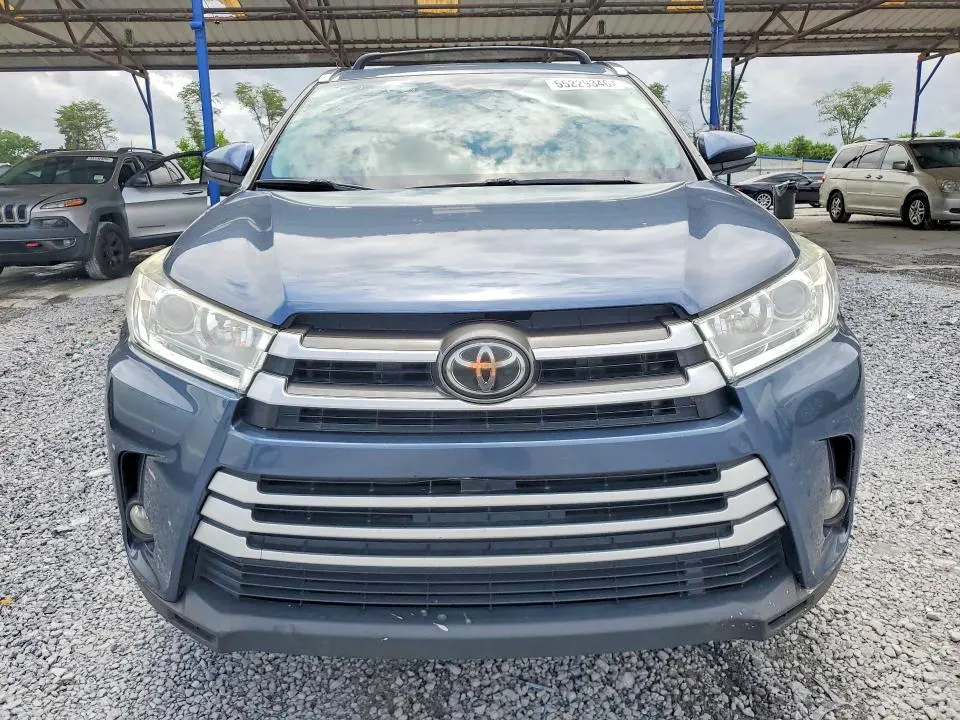 2019 TOYOTA HIGHLANDER XLE  