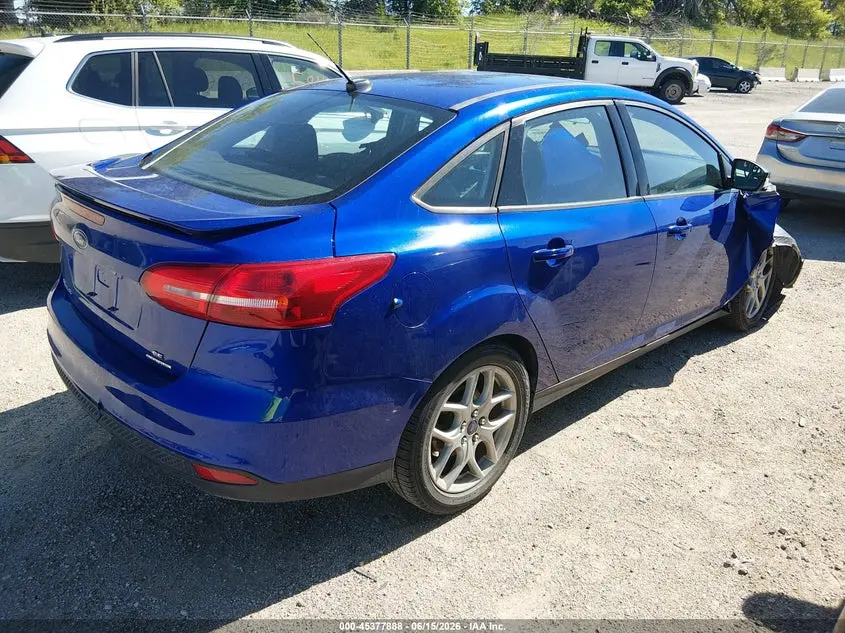 2015 FORD FOCUS SE