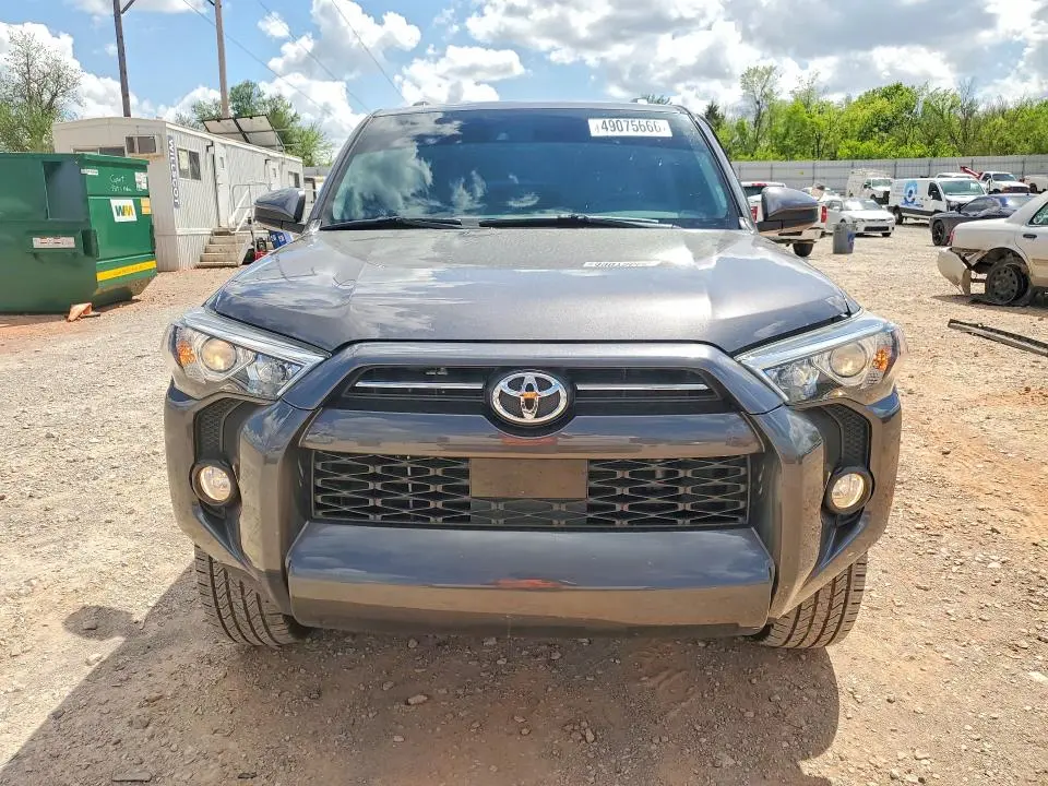 2020 TOYOTA 4RUNNER SR5  