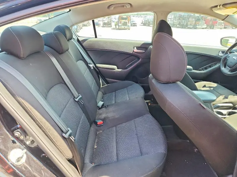 2018 KIA FORTE LX  