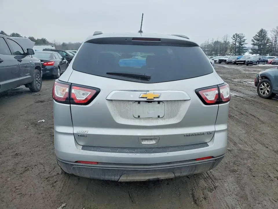 2015 CHEVROLET TRAVERSE LS  