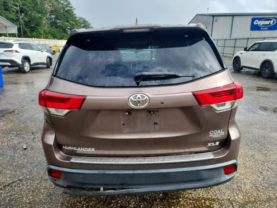 2018 TOYOTA HIGHLANDER XLE  