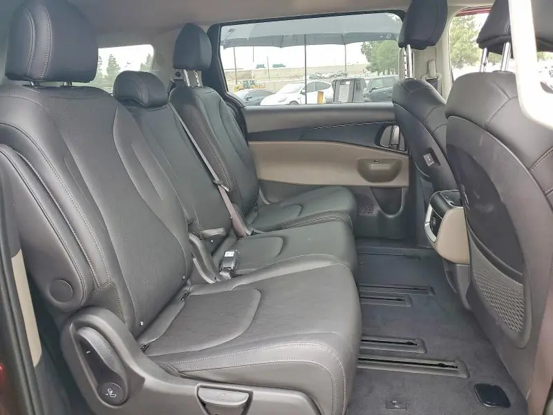 2026 KIA CARNIVAL LXS  