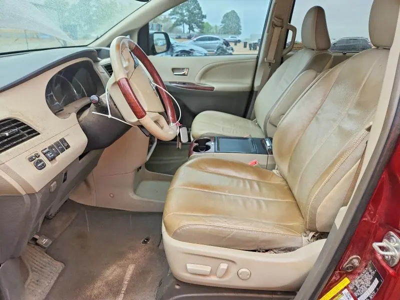 2014 TOYOTA SIENNA LIMITED 7-PASSENGER  