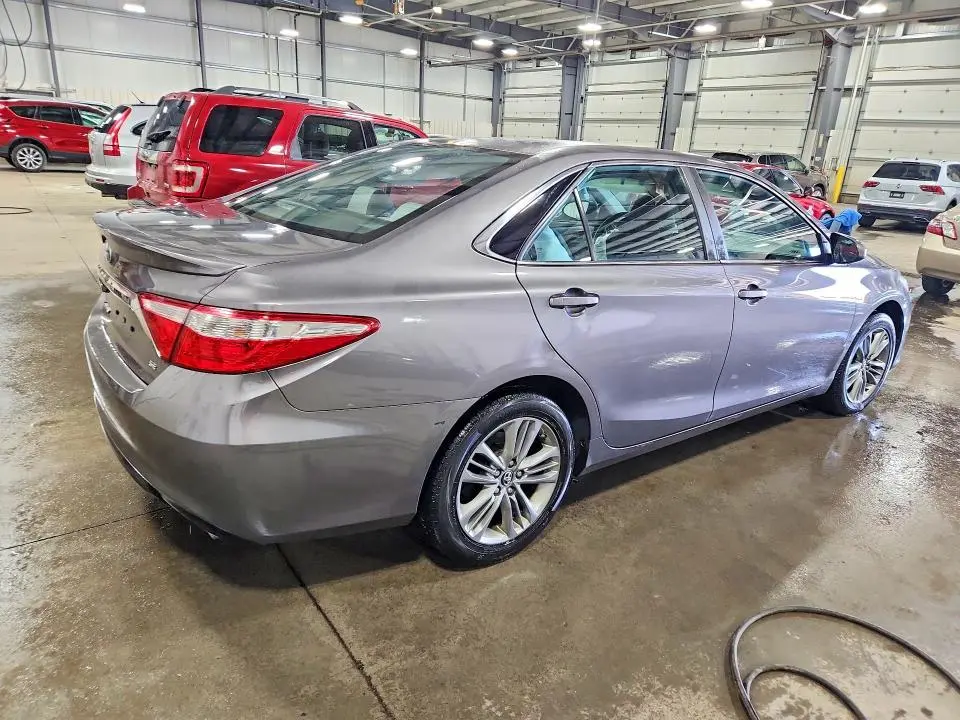 2017 TOYOTA CAMRY SE  