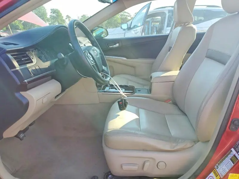 2013 TOYOTA CAMRY XLE  