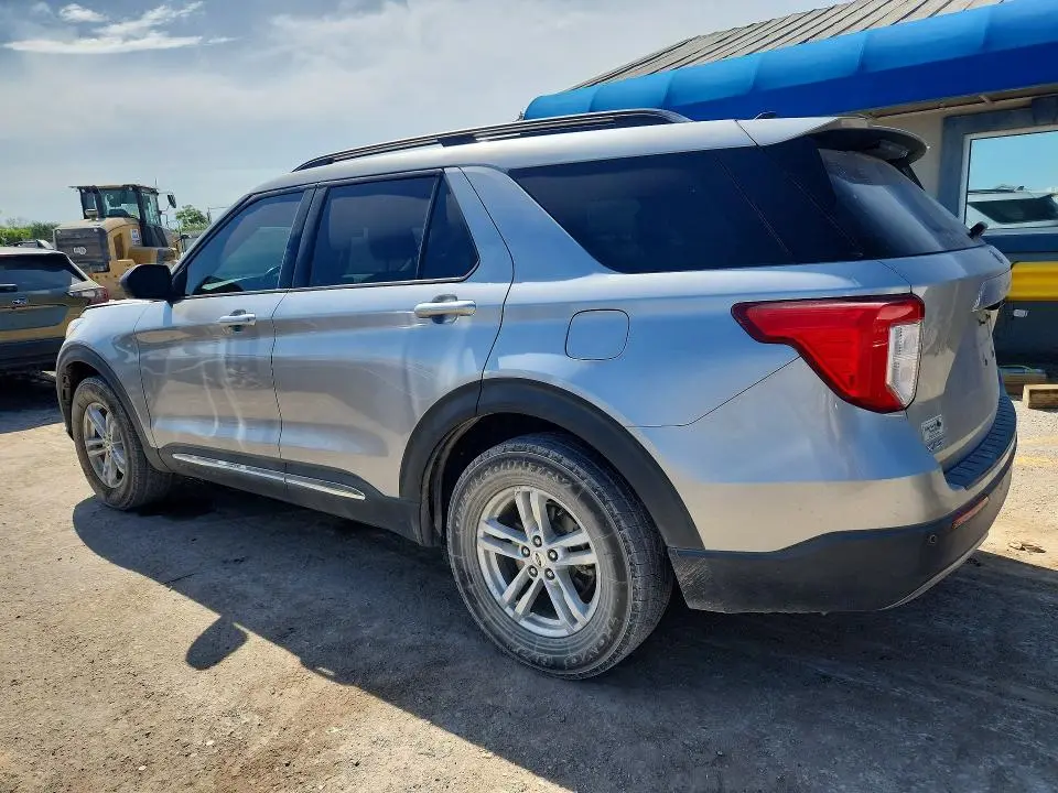 2021 FORD EXPLORER XLT  