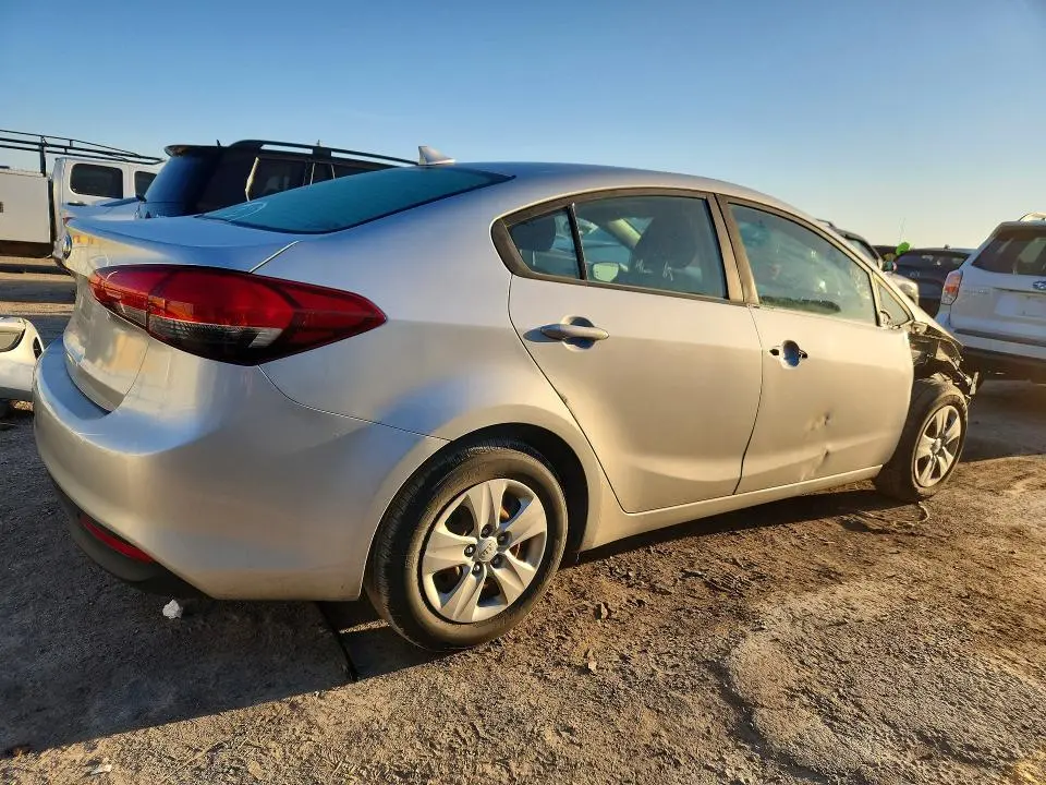 2018 KIA FORTE LX  