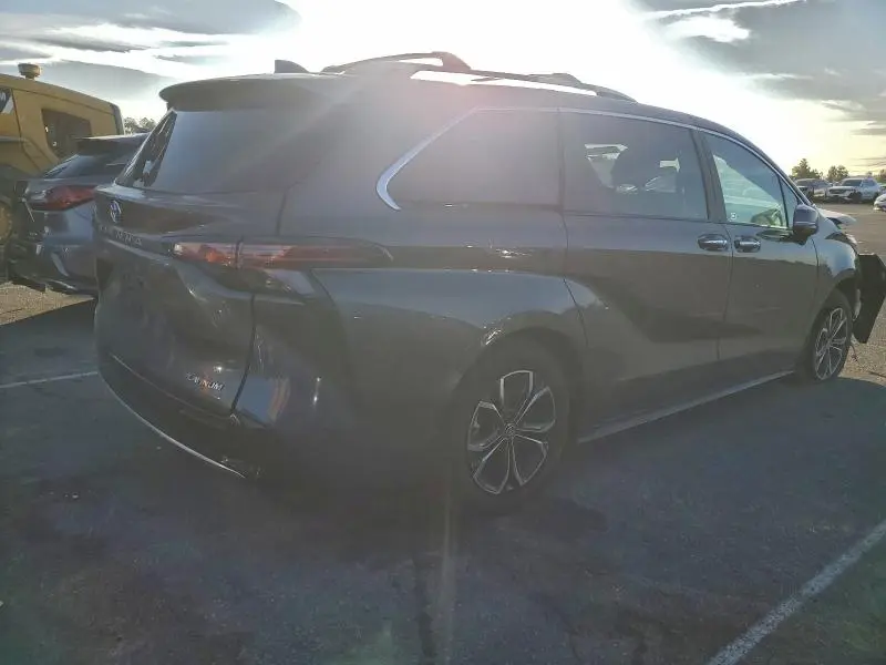 2025 TOYOTA SIENNA LIMITED  