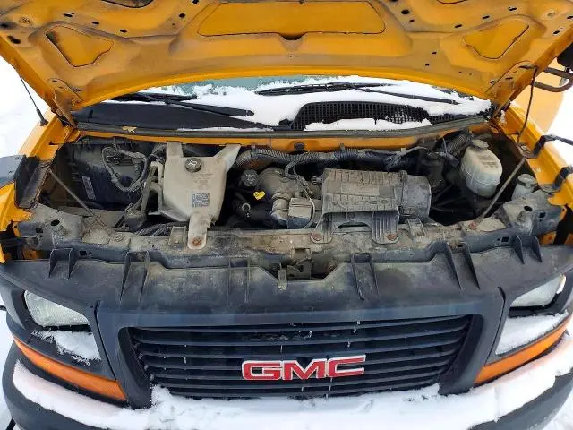 2011 GMC SAVANA CUTAWAY G3500  