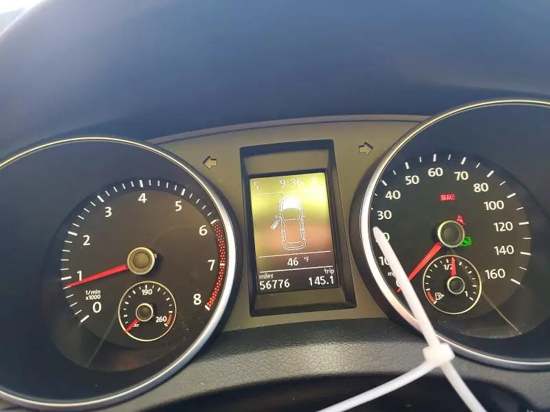 2011 VOLKSWAGEN GOLF   