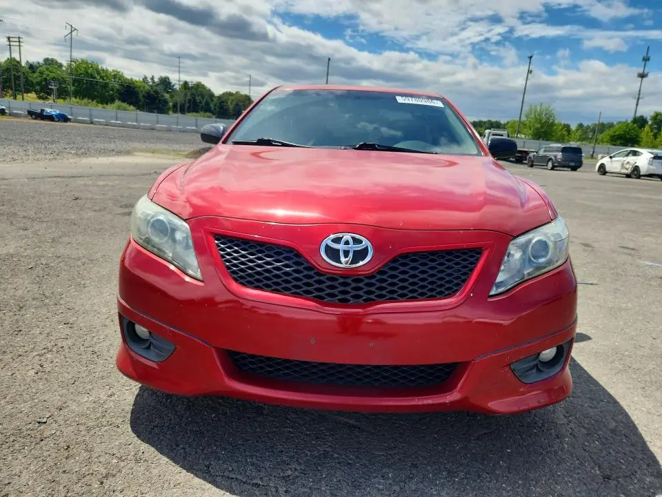 2011 TOYOTA CAMRY SE V6  